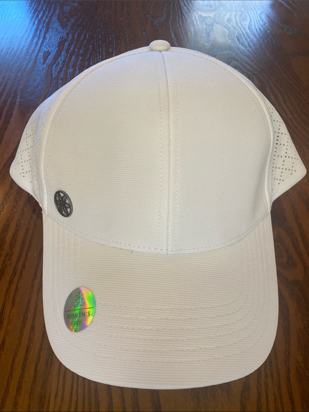GAIAM White Performance Hat with Subtle Logo - Women’s